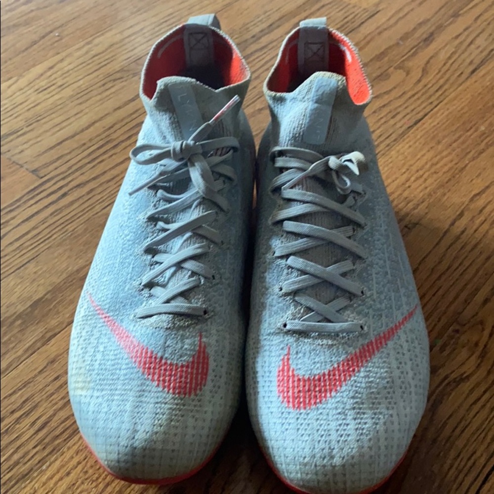 Soccer cleats